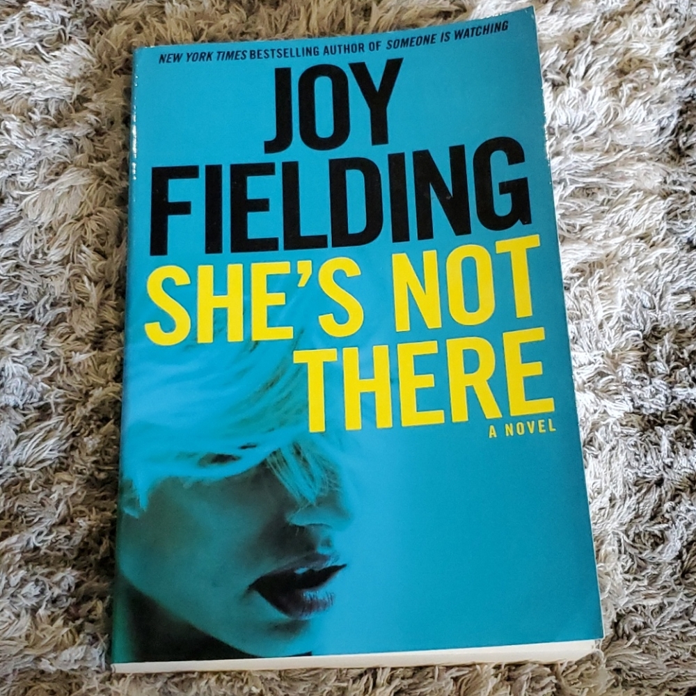 📚 SHE'S NOT THERE 📚